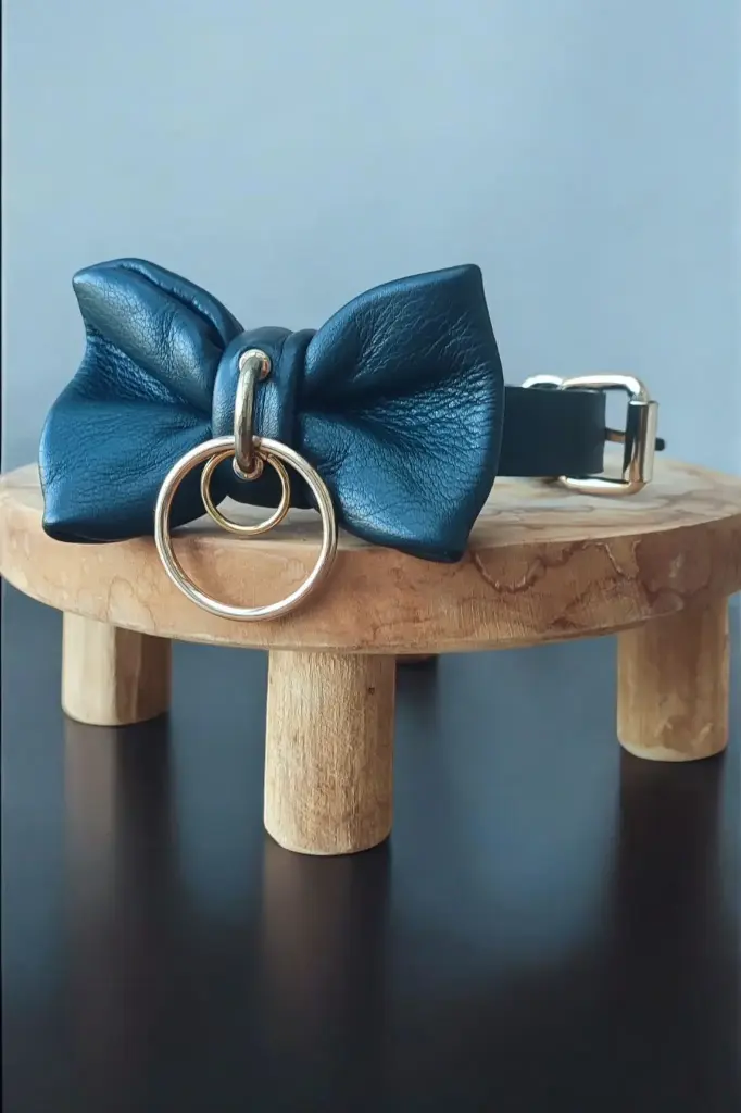 Choker Noeud papillon Emprise noir  (Doré)